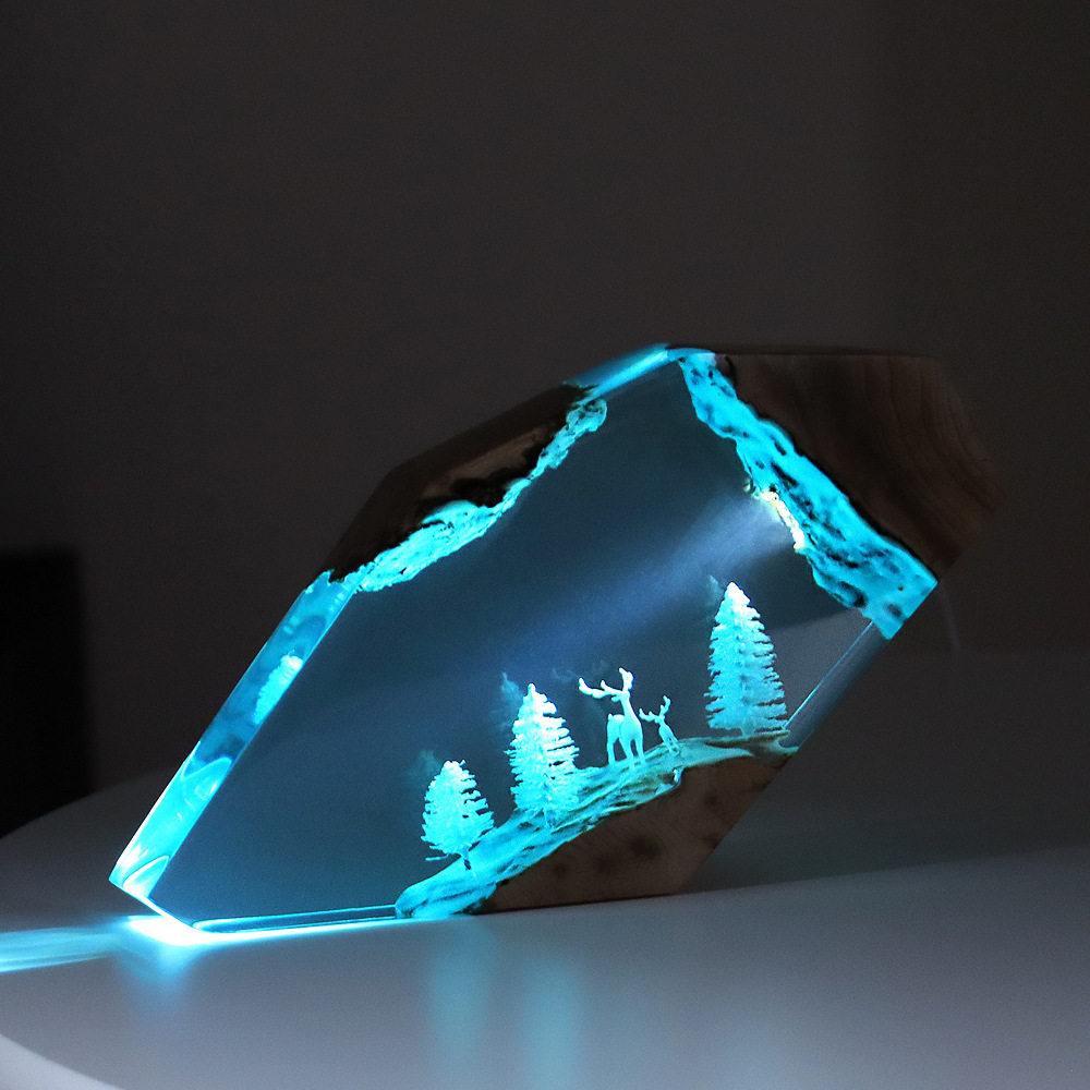 Resin Art Decor - งานศิลปะตั้งโต๊ะรูปกวางนางฟ้าในป่า ของตกแต่งเรืองแสงแบบสั่งทำพิเศษ รูปเรือจม ปลาหมึก วัสดุไม้เนื้อแข็งและเรซิ่น ของตกแต่งบ้าน